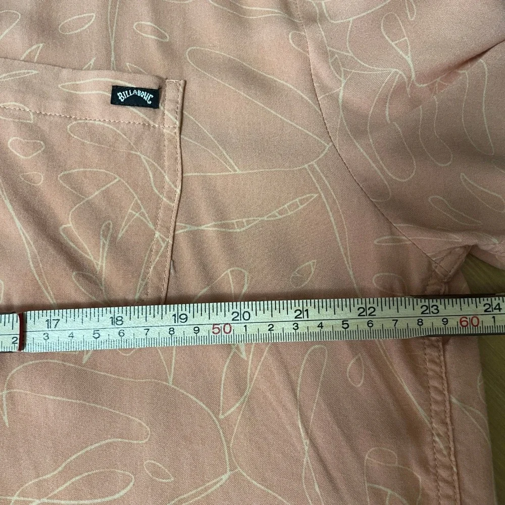Billabong Patrick Mens L Peach Monstera Leaf Tropical‎ Viscose Button Down Shirt
